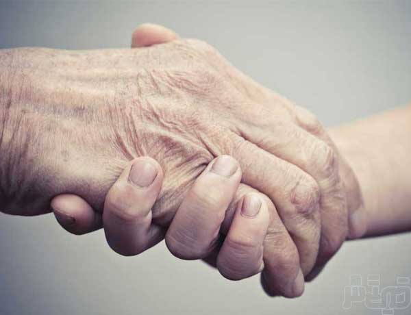 ތިބާ ދެކެ ހިތްހަމަނުޖެހި ވާހާލު މައިންބަފައިން މަރުވެއްޖެނަމަ